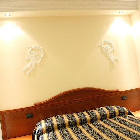 Guest House Galaxy 罗马 外观 照片